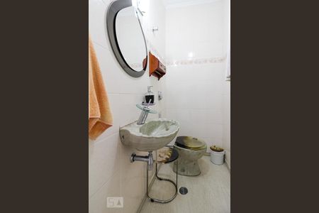 Casa à venda com 275m², 4 quartos e 4 vagasLavabo