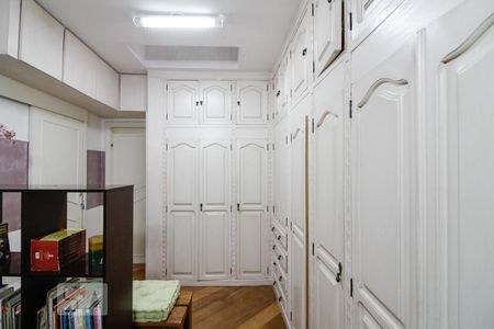 Casa à venda com 275m², 4 quartos e 4 vagasSuíte 3