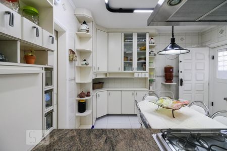 Casa à venda com 275m², 4 quartos e 4 vagasCozinha