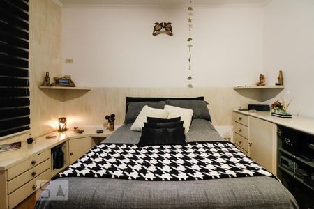Casa à venda com 275m², 4 quartos e 4 vagasSuíte 1