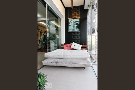 Sala de casa para alugar com 4 quartos, 275m² em Jardim Pinheiros, São Paulo