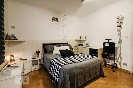 Casa à venda com 275m², 4 quartos e 4 vagasSuíte 1