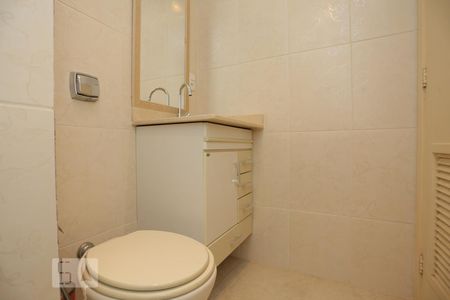 Banheiro 1 de apartamento para alugar com 2 quartos, 80m² em Copacabana, Rio de Janeiro