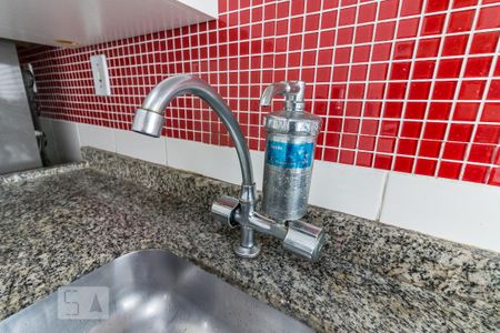 Apartamento à venda com 50m², 2 quartos e 1 vagaCozinha - torneira e filtro de água
