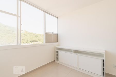 Apartamento à venda com 97m², 3 quartos e 1 vaga Apartamento à venda com 97m², 3 quartos e 1 vagaSuíte