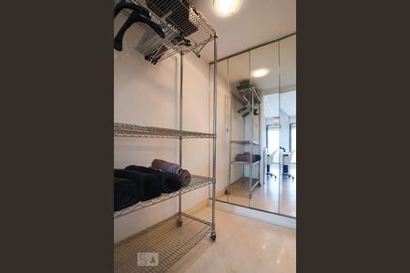 Apartamento à venda com 70m², 1 quarto e 1 vagaCloset