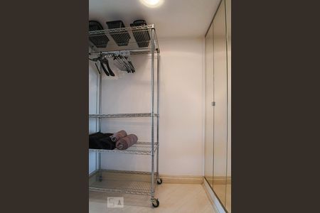 Apartamento à venda com 70m², 1 quarto e 1 vagaCloset
