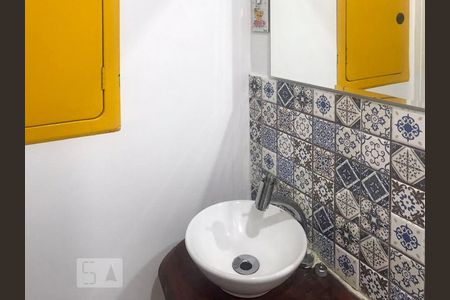 Lavabo de casa de condomínio para alugar com 3 quartos, 147m² em Vila São Silvestre, São Paulo