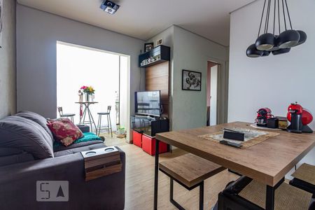 Sala  de apartamento à venda com 2 quartos, 50m² em Jardim Celeste, São Paulo