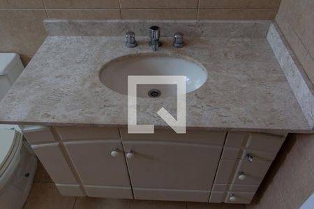 Casa para alugar com 250m², 4 quartos e 4 vagasBanheiro 1