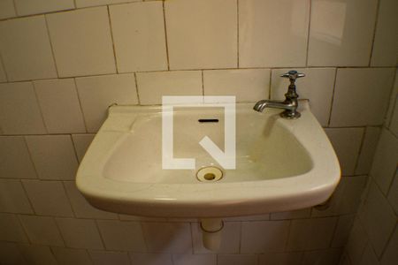 Casa para alugar com 120m², 3 quartos e sem vagaBanheiro da Área de Serviço