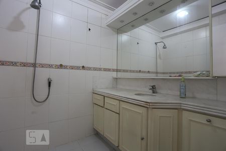 Apartamento para alugar com 180m², 3 quartos e 3 vagas Apartamento para alugar com 180m², 3 quartos e 3 vagasBanheiro Suite 2