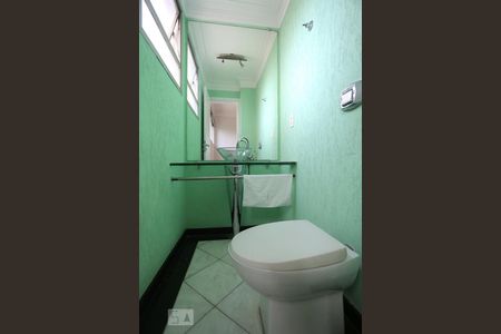 Lavabo de apartamento para alugar com 3 quartos, 180m² em Higienópolis, São Paulo