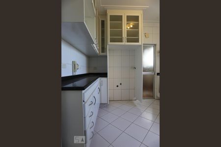 Apartamento para alugar com 180m², 3 quartos e 3 vagas Apartamento para alugar com 180m², 3 quartos e 3 vagasCozinha
