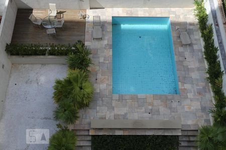 Apartamento para alugar com 180m², 3 quartos e 3 vagas Apartamento para alugar com 180m², 3 quartos e 3 vagasÁrea comum - Piscina