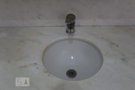 Apartamento para alugar com 180m², 3 quartos e 3 vagas Apartamento para alugar com 180m², 3 quartos e 3 vagasBanheiro Suite 2