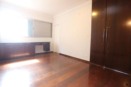 Apartamento para alugar com 180m², 3 quartos e 3 vagas Apartamento para alugar com 180m², 3 quartos e 3 vagasSuite 3