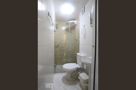 Banheiro de kitnet/studio para alugar com 1 quarto, 24m² em Ipiranga, São Paulo