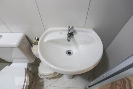 Banheiro de kitnet/studio para alugar com 1 quarto, 24m² em Ipiranga, São Paulo