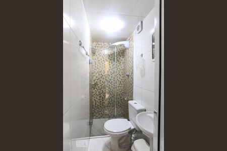 Banheiro de kitnet/studio para alugar com 1 quarto, 24m² em Ipiranga, São Paulo