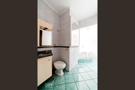 Casa à venda com 215m², 3 quartos e 5 vagasBanheiro da Suíte