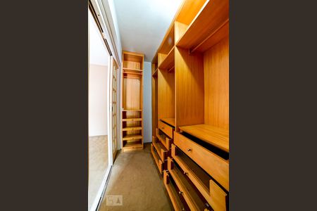 Casa à venda com 215m², 3 quartos e 5 vagasCloset da Suíte