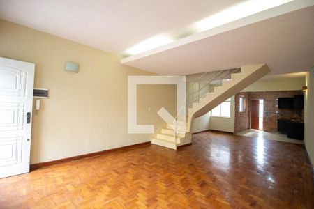 Casa para alugar com 165m², 3 quartos e 3 vagasSala