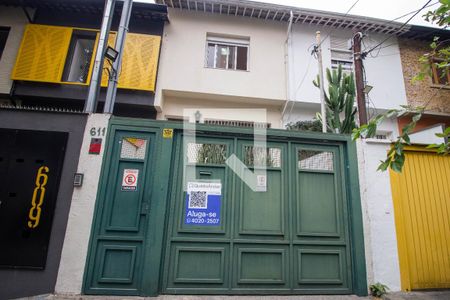Casa para alugar com 165m², 3 quartos e 3 vagasFachada