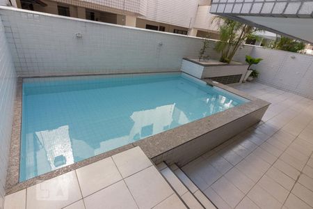 Apartamento para alugar com 88m², 2 quartos e 2 vagas Apartamento para alugar com 88m², 2 quartos e 2 vagasÁrea comum - Piscina