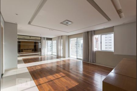 Apartamento para alugar com 194m², 3 quartos e 3 vagasSala