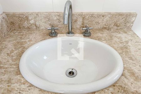 Apartamento à venda com 178m², 3 quartos e 3 vagasBanheiro da Suíte 1