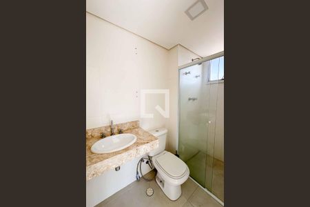 Apartamento à venda com 178m², 3 quartos e 3 vagasBanheiro da Suíte 1