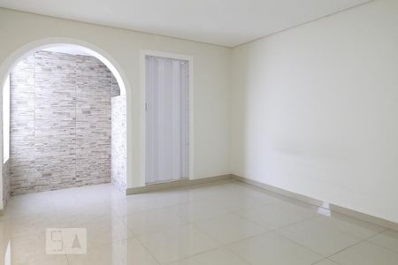 Casa à venda com 180m², 3 quartos e 3 vagasSuíte