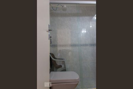 Banheiro de apartamento para alugar com 2 quartos, 60m² em Tristeza, Porto Alegre