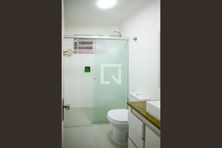 Banheiro social de casa para alugar com 3 quartos, 160m² em Vila das Mercês, São Paulo