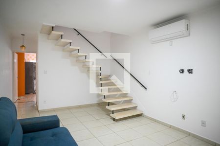 Casa para alugar com 3 quartos, 160m² em Vila das Mercês, São Paulo