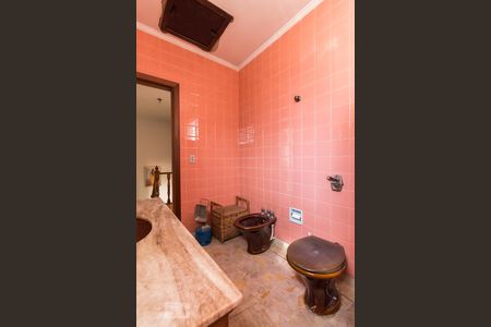 Casa à venda com 240m², 3 quartos e 3 vagasBanheiro