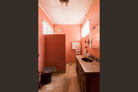 Casa à venda com 240m², 3 quartos e 3 vagasBanheiro