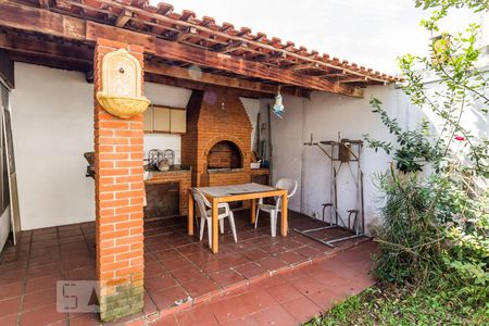 Casa à venda com 240m², 3 quartos e 3 vagasChurrasqueira