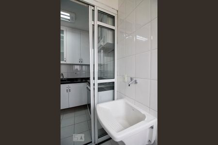 Apartamento para alugar com 58m², 2 quartos e 1 vagaÁrea de Serviço