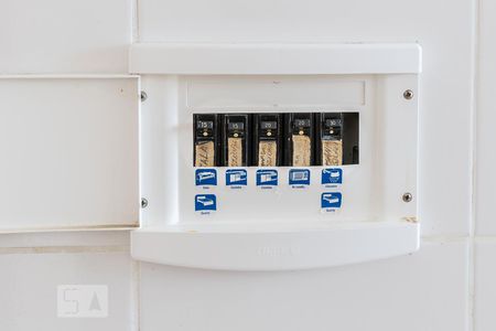 Apartamento à venda com 60m², 2 quartos e 1 vagaQuadro de luz