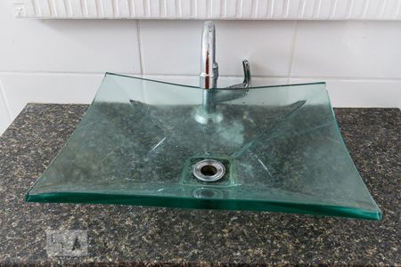 Apartamento à venda com 60m², 2 quartos e 1 vagaBanheiro - Detalhe da pia