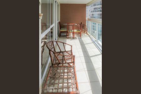 Apartamento para alugar com 127m², 3 quartos e 3 vagasVaranda 