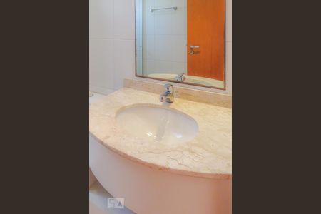 Apartamento para alugar com 127m², 3 quartos e 3 vagasBanheiro suíte 2