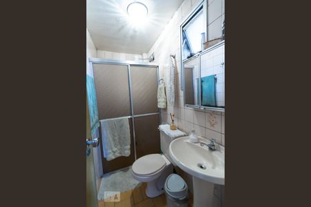 Banheiro de apartamento à venda com 2 quartos, 55m² em Vila Constança, São Paulo