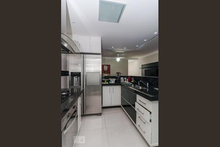Cozinha de apartamento para alugar com 2 quartos, 64m² em Santa Cecília, São Paulo
