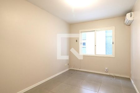 Sala/Cozinha de apartamento à venda com 1 quarto, 45m² em Auxiliadora, Porto Alegre