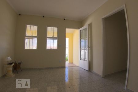 Sala 1 de casa para alugar com 4 quartos, 250m² em Vila São Paulo, Jundiaí