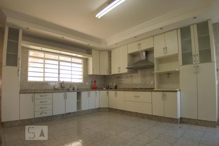 Casa à venda com 250m², 4 quartos e 5 vagasCozinha