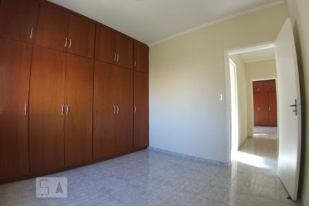 Casa à venda com 250m², 4 quartos e 5 vagasQuarto 2